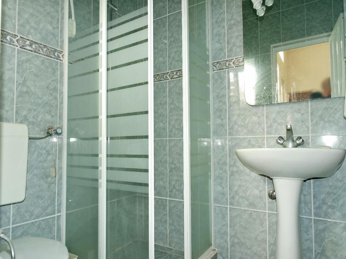 C01 - Blue Door City Apartment ラゴス エクステリア 写真